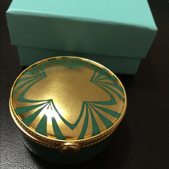 Tiffany & Co. Other - Tiffany & Co. Vintage 2002 Gold and Green Box